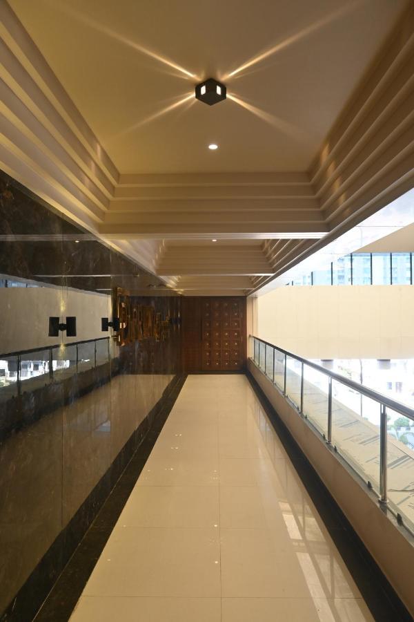 Hotel Privya Rooms And Banquet Surat Exterior photo