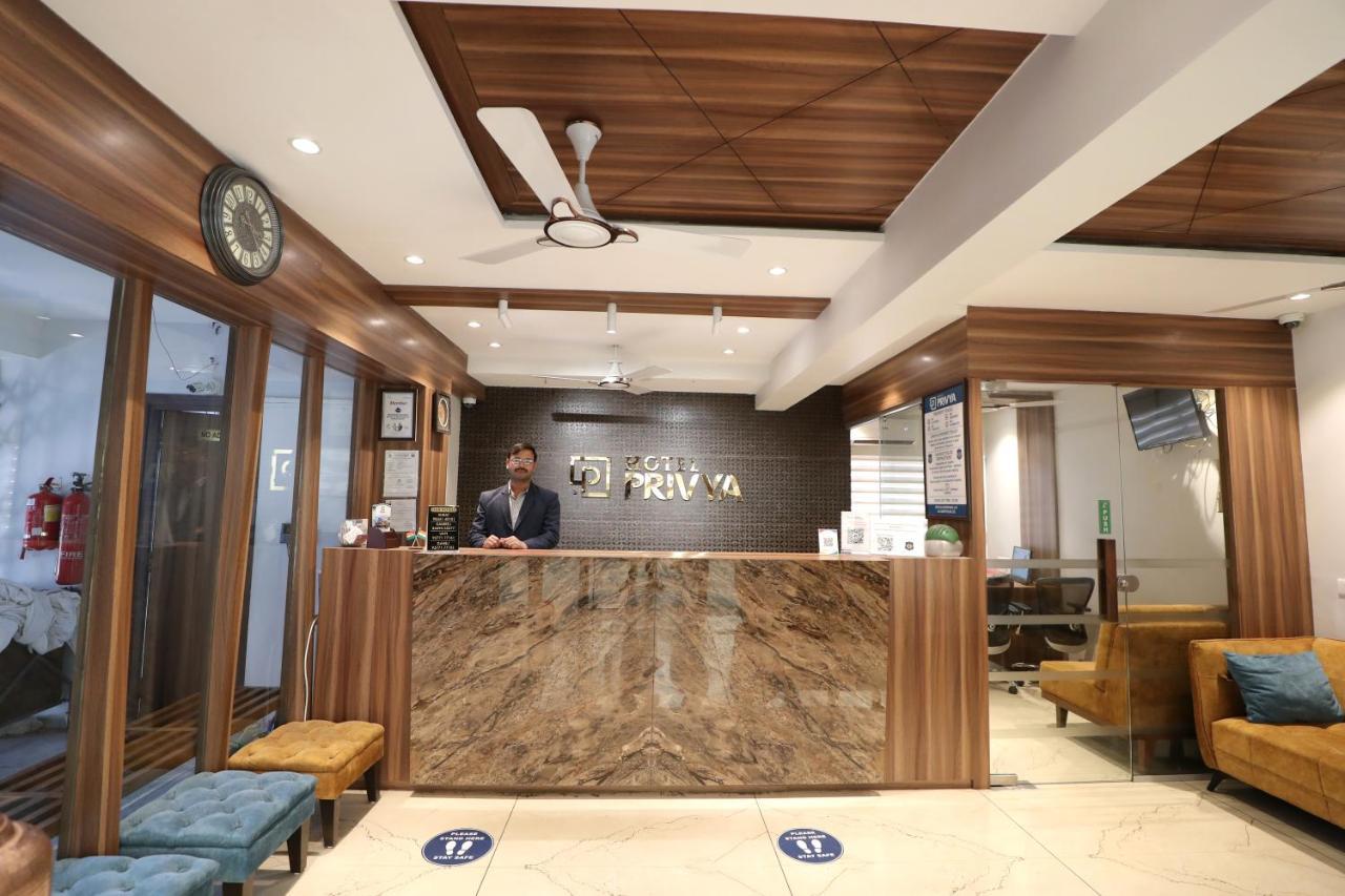Hotel Privya Rooms And Banquet Surat Exterior photo